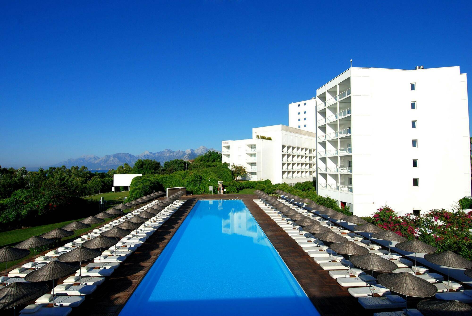 Hotel Su & Aqualand Antalya Eksteriør billede The hotel's pool